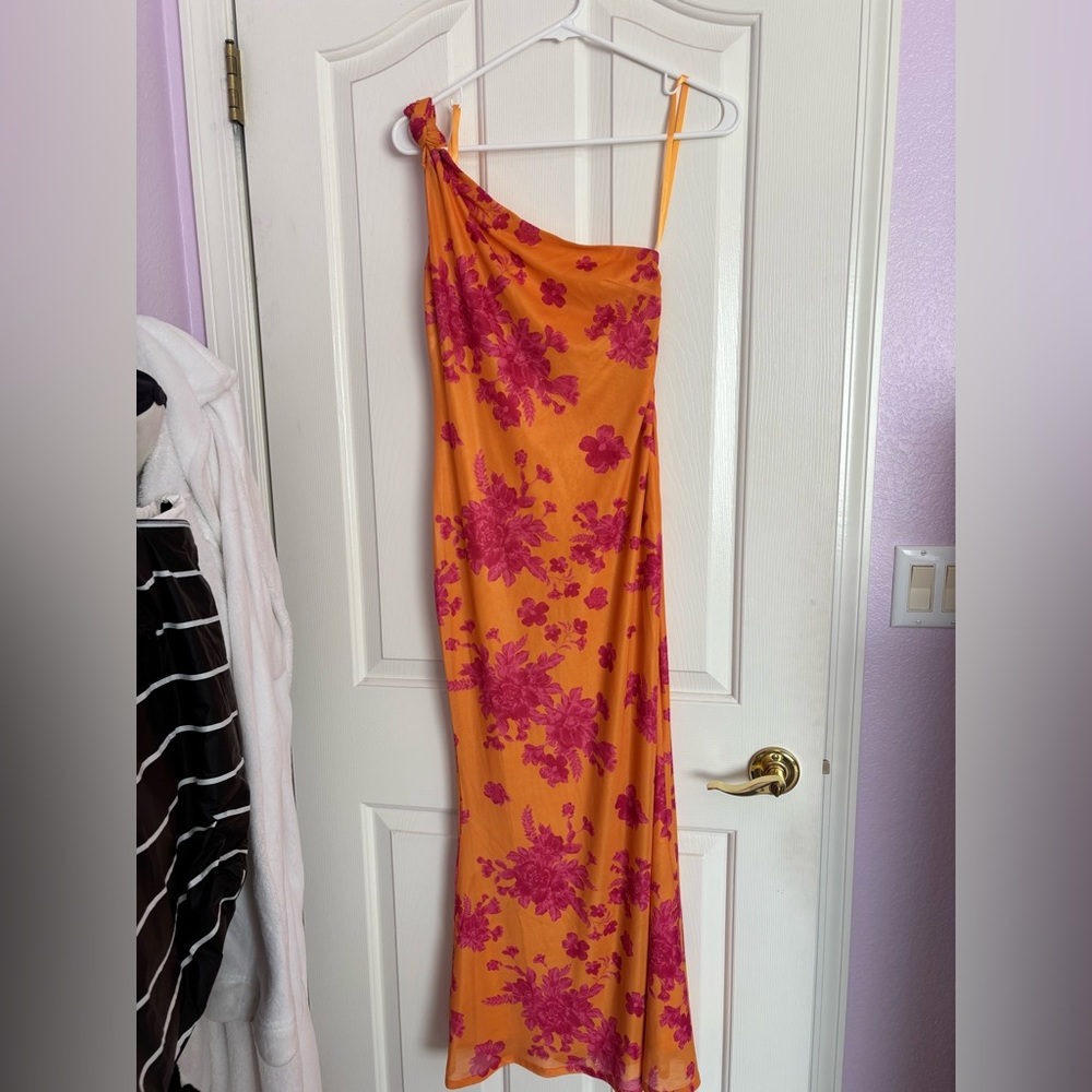 Selfie Leslie Orange one shoulder dress